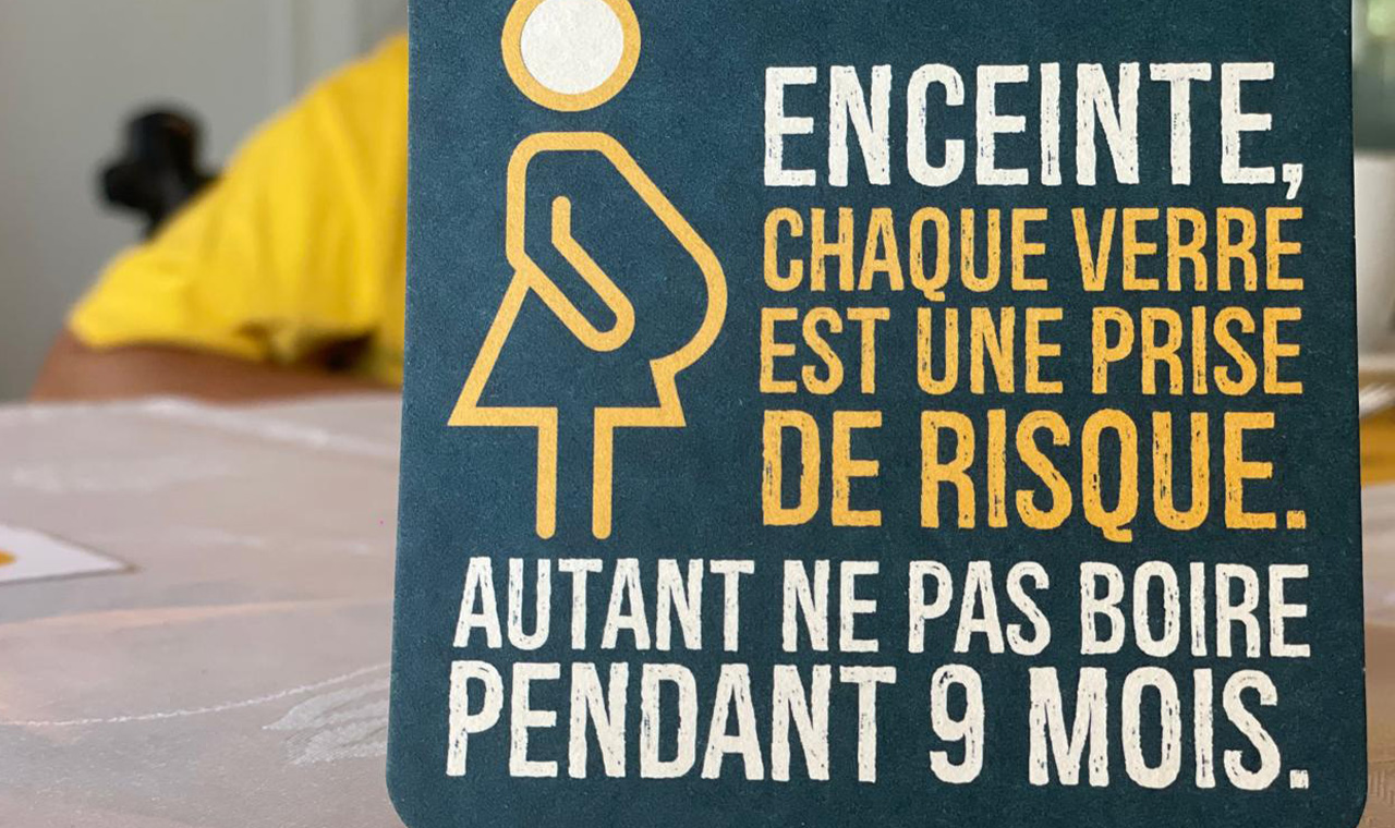 SAF Lancement table jaune pour lutter contre le syndrome d'alcoolisation fœtale