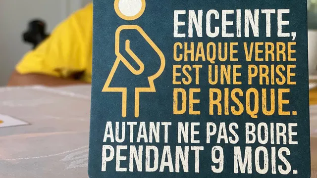 Alcoolisation foetale SAF Lancement table jaune pour lutter contre le syndrome d'alcoolisation fœtale