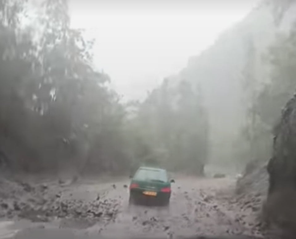 La route de Cilaos fermée à la circulation cette nuit.