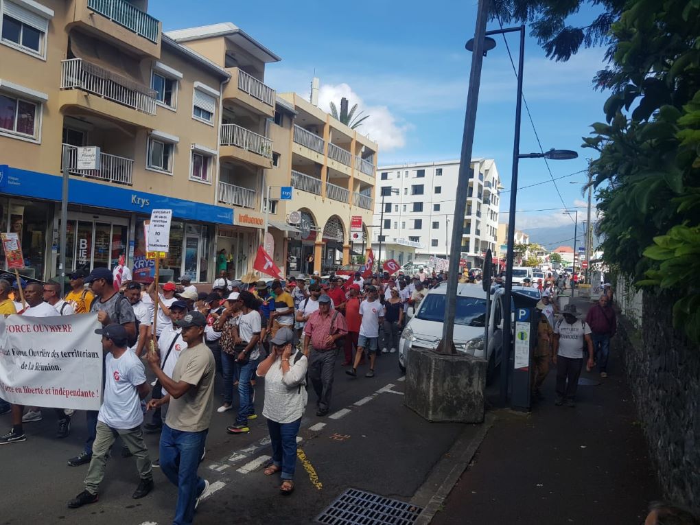 Les agents communaux du Tampon dans la rue