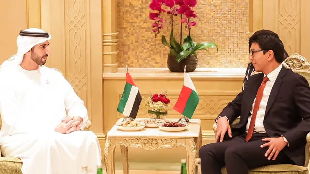 Le ministre émirati des Affaires étrangères et le président malgache Andry Rajoelina.