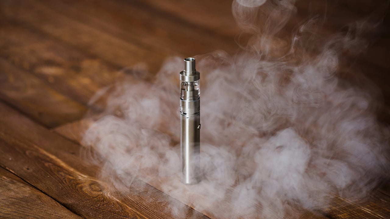 elfbar nachfüll pod läuft aus OMEGO Classico, cigarette électronique avec filtre coton, kit de démarrage  pour fumeur, réservoir système pod 2 ml, sans nicotine, sans E-liquide  (Argent) : Amazon.fr: High-Tech