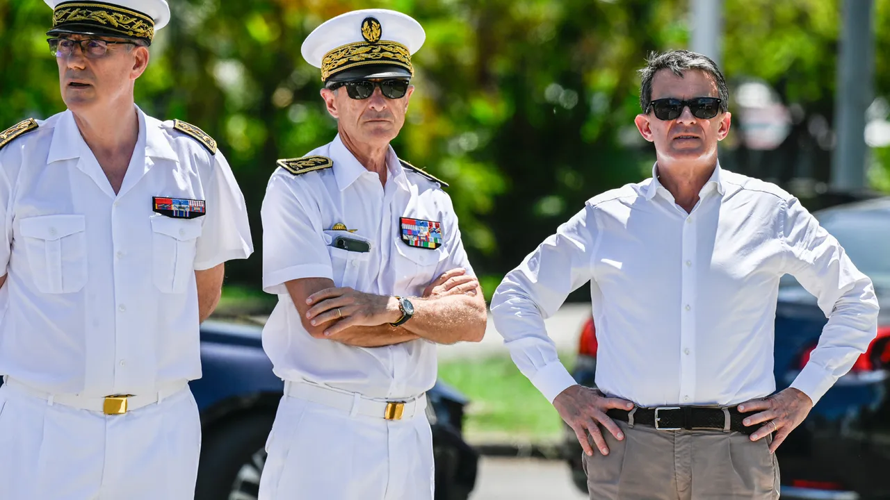 Manuel VALLS a La Reunion