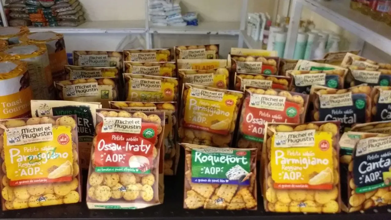L'habilitation de l'association APS à fournir de l'aide alimentaire suspendue