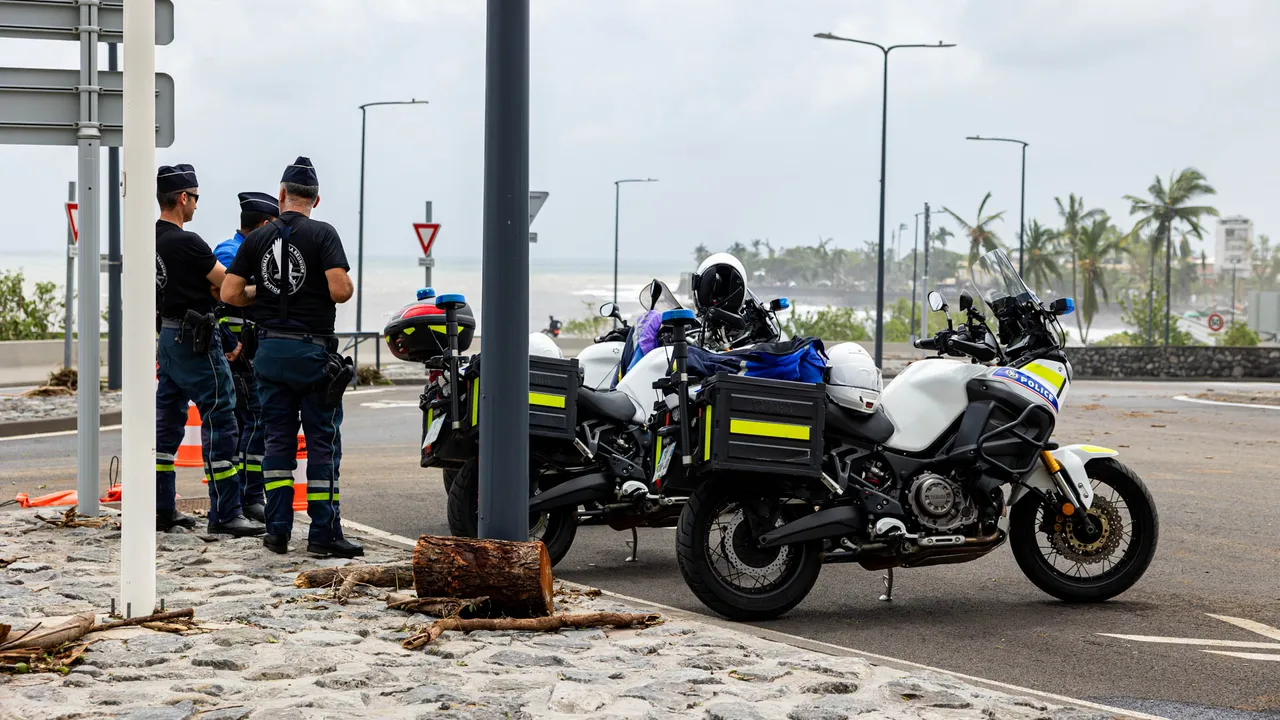 Police (4)
