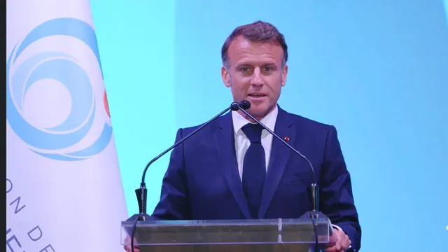 Macron COI Azali, COI