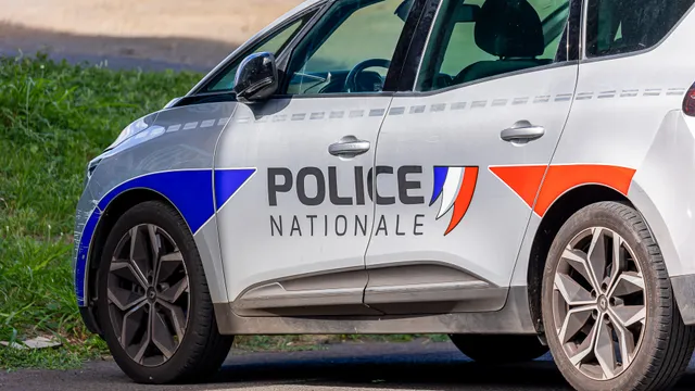Police (1)