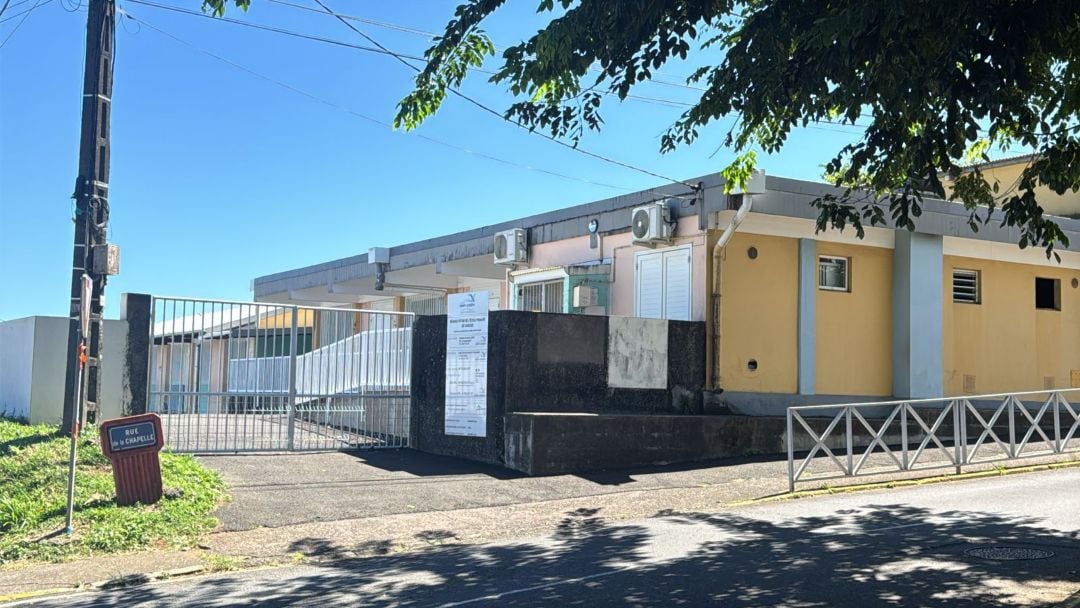 L'école primaire de Carosse ne dispose pas de préau, déplore les parents d'élèves