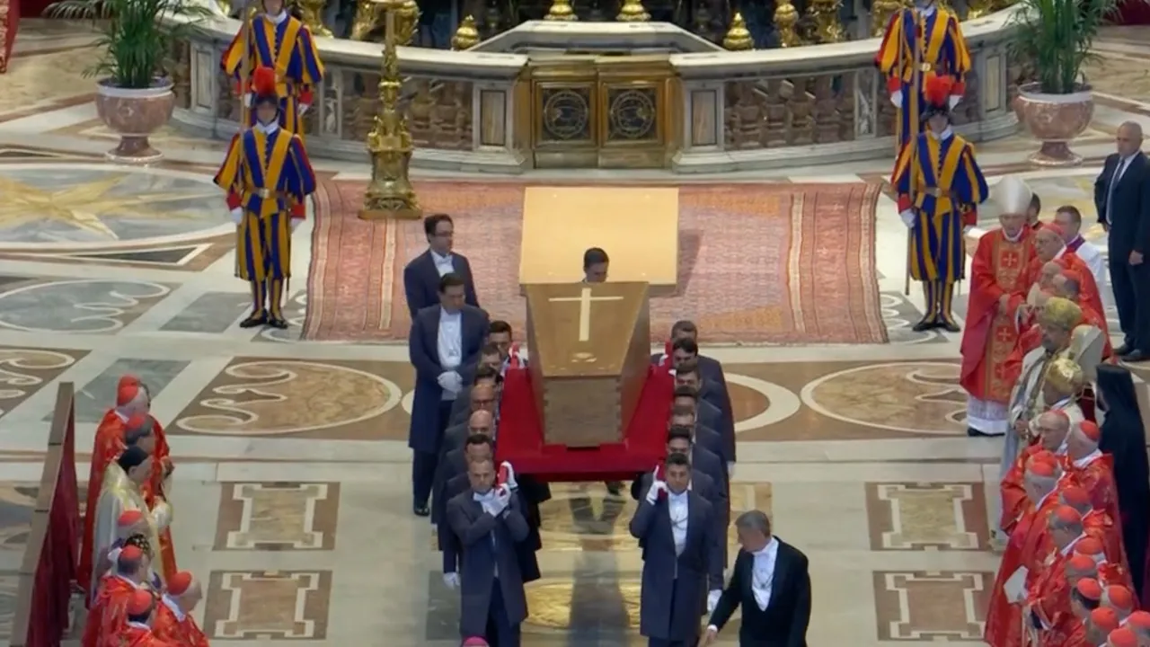 obsèques pape