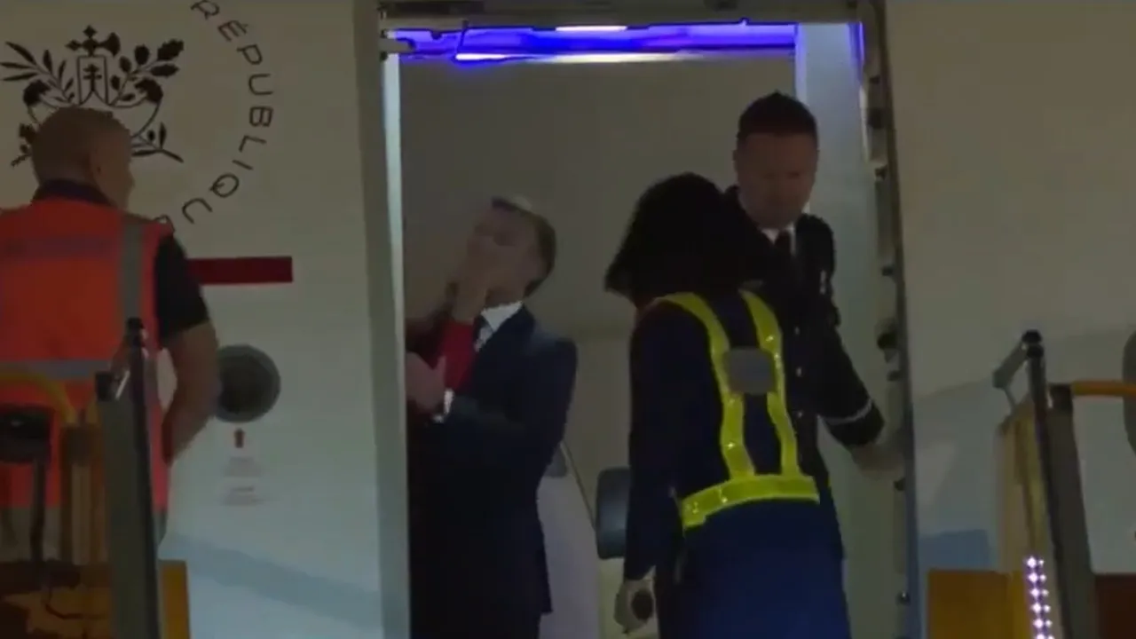 Macron Hanoï "Gifle"