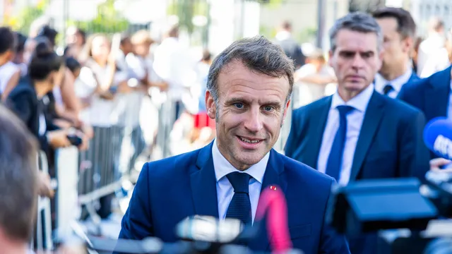 Macron, Maurice