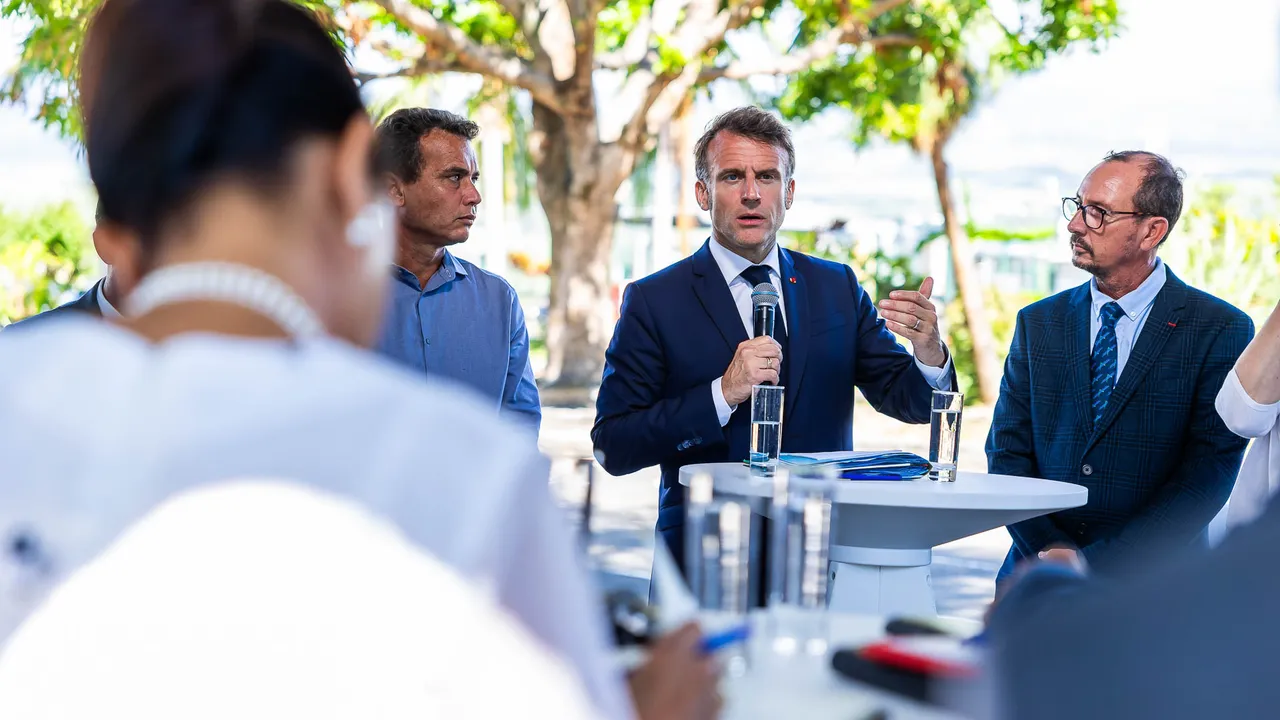 Emmanuel Macron (19)