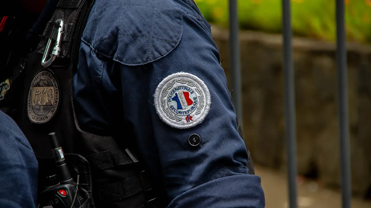Police (21)
