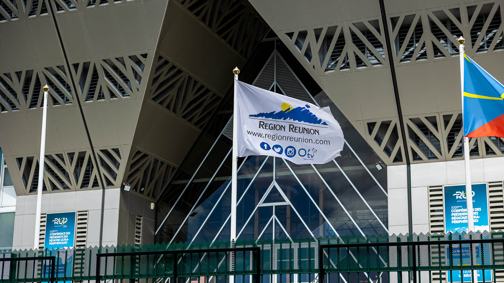Région, Ibrahim Patel