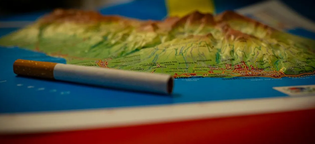 Tabac interdit sur les lieux publics fréquentés par les enfants.