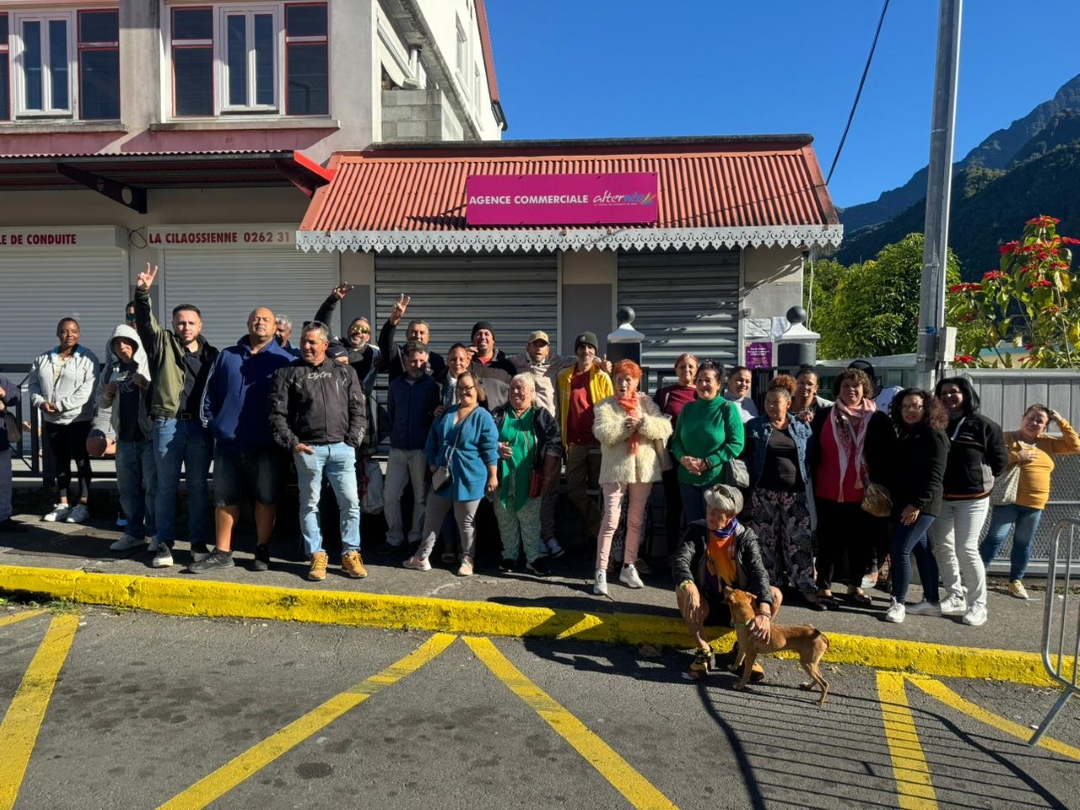 Mobilisation contre les changements du réseau de bus Alternéo à Cilaos.