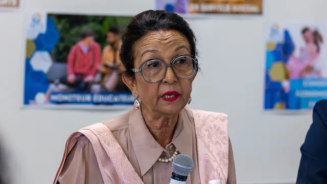 Huguette Bello (75)