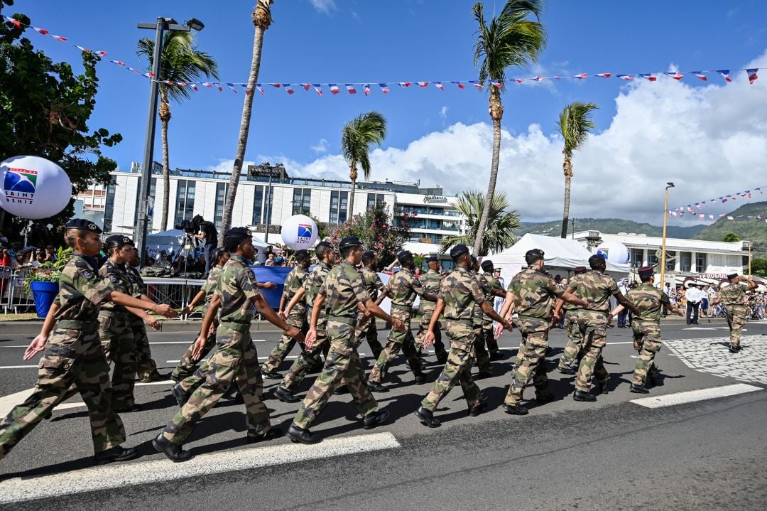retour-en-images-sur-le-d-fil-du-14-juillet-au-barachois
