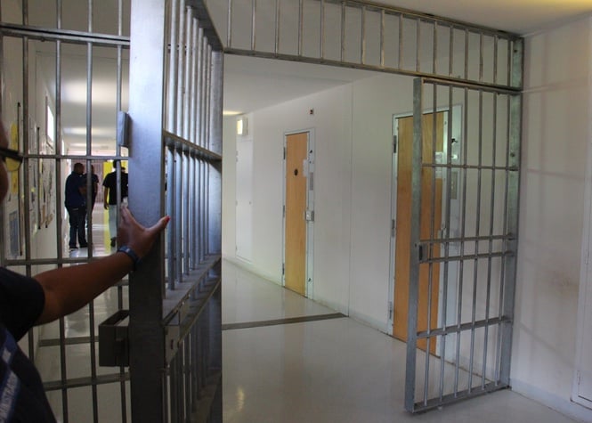 Gardien de prison, inaptitude physique