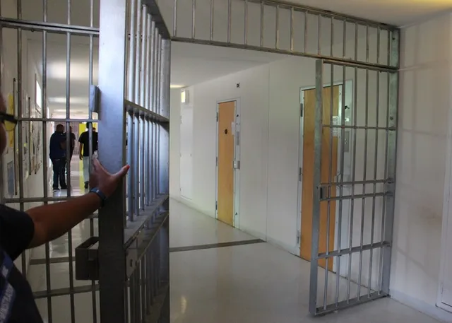 prison Gardien de prison, inaptitude physique