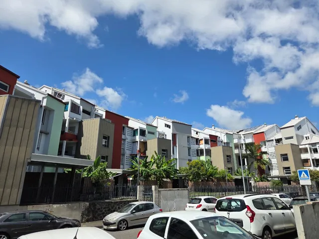 cité_flamboyants_ste_suzanne_meurtre