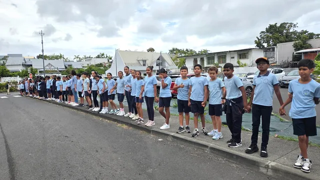 HARCELEMENT CHAINE HUMAINE ECOE STE GENEVIEVE 1