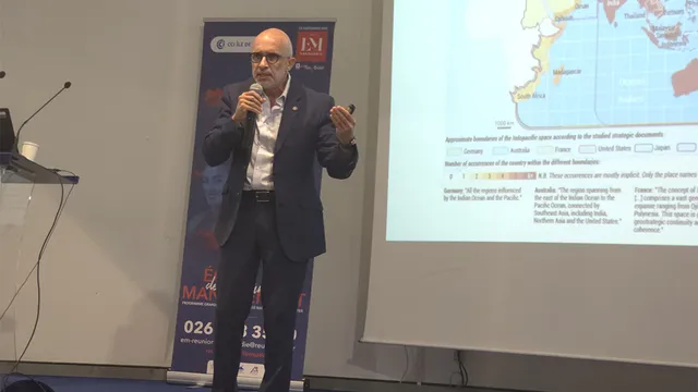 Jérôme Vellayoudom Jérôme Vellayoudom, Bernard Hay