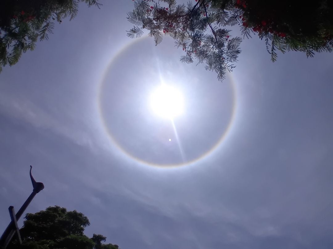 Halo solaire visible depuis Saint-Denis.