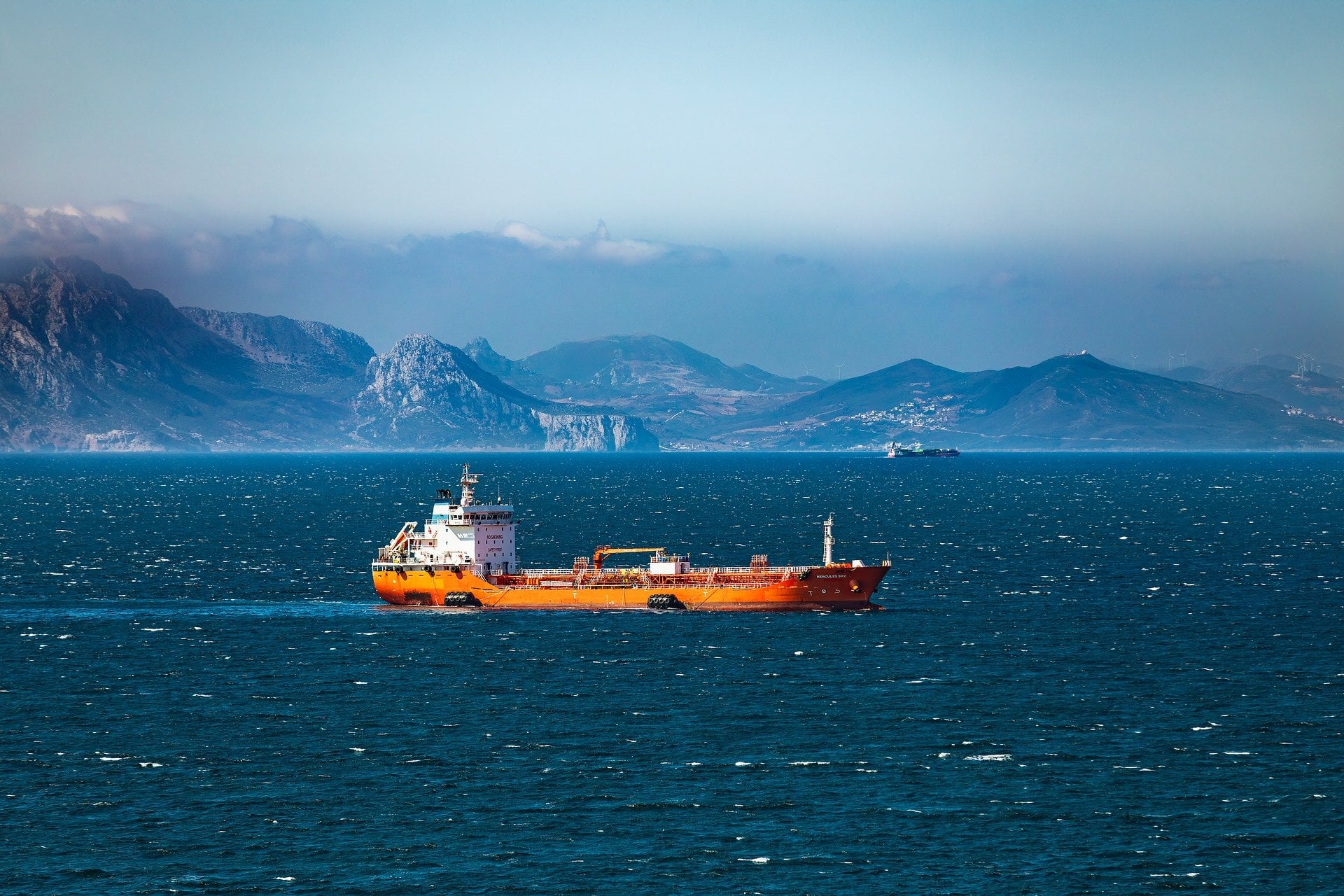 Pétrole, Outre-mer