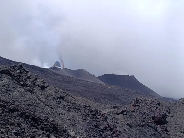 6e jour d'éruption volcan