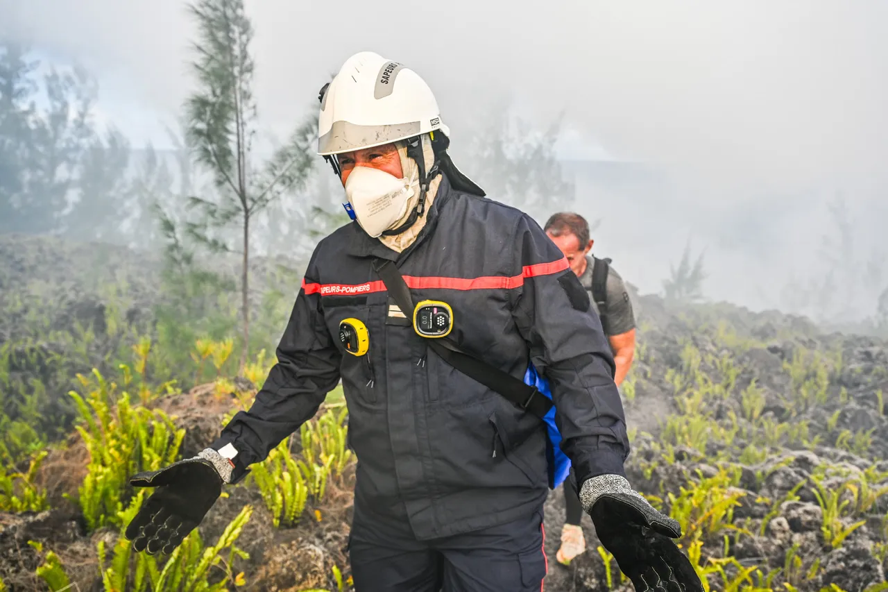 ERUPTION 2026 VOLCAN-117