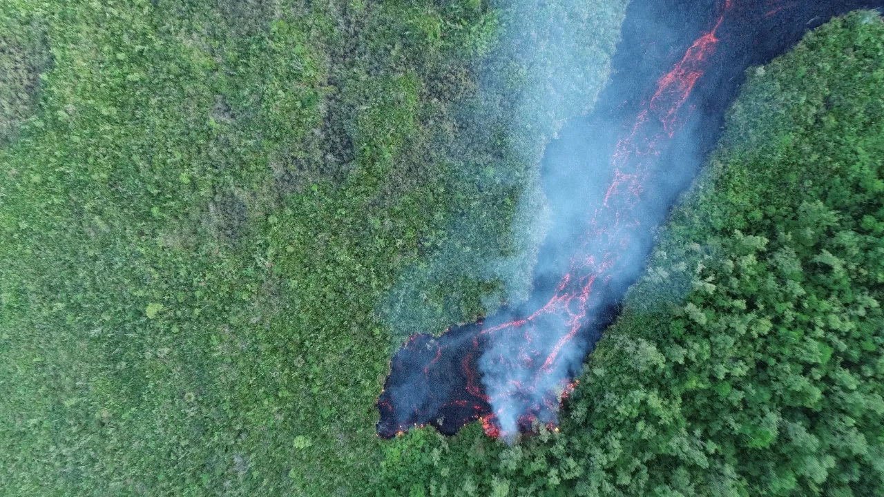 éruption volcan coulée piton fournaise