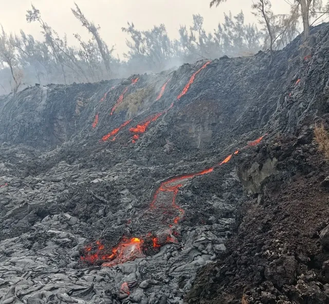 La plateforme créée par le volcan.