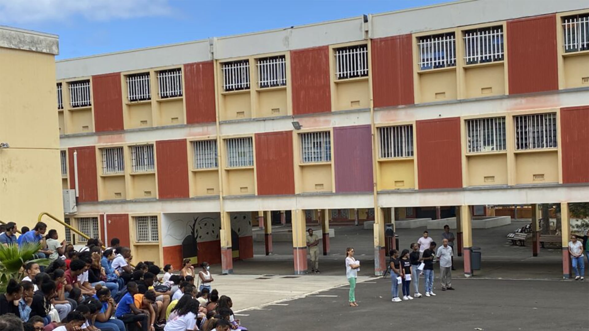 Guerre des clans au collège Les Alizés du Chaudron : le tribunal enjoint au Département de réintégrer le chef d’équipe