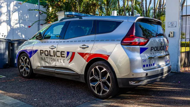 Police (1)