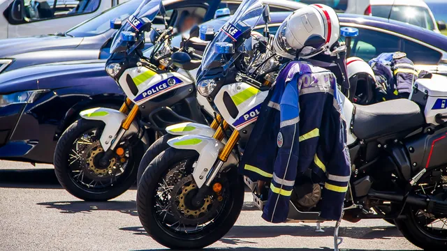 Police (13)