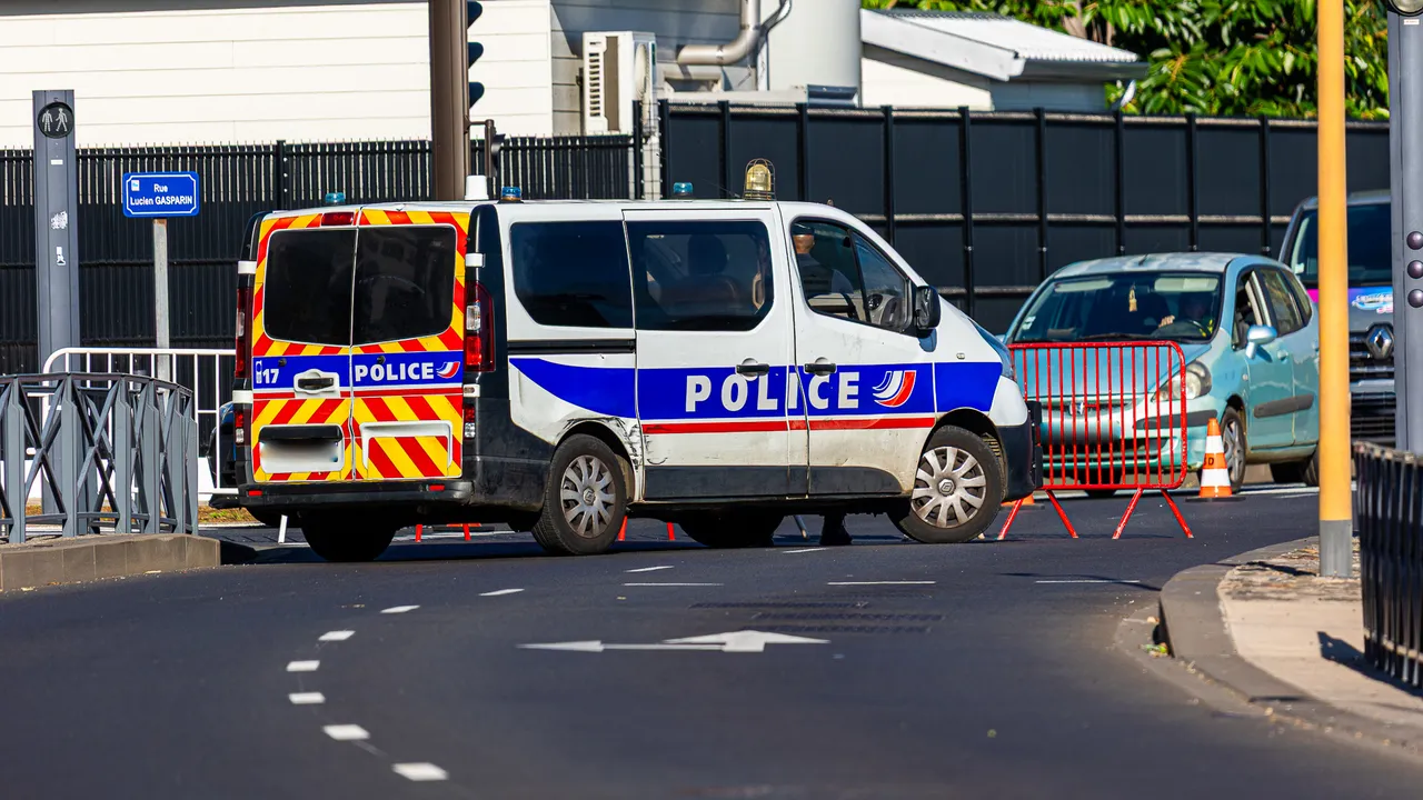 police (2)