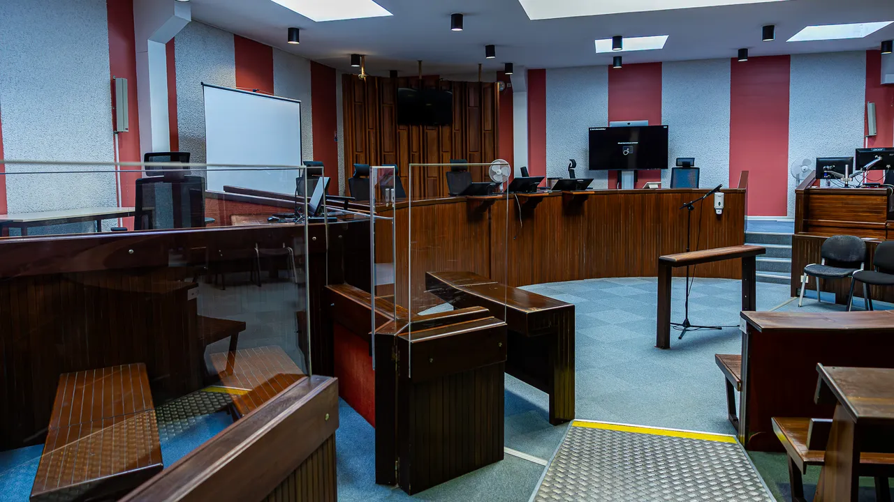 Tribunal Judiciaire de Saint-Denis (8)