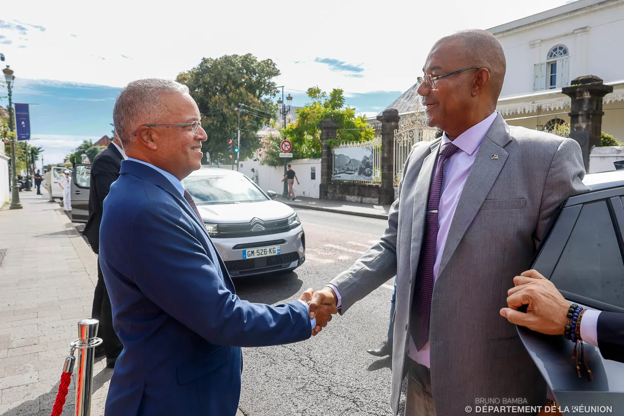 Déjeûner officiel en l’honneur de son Excellence le Docteur