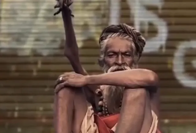 Indien bras levé