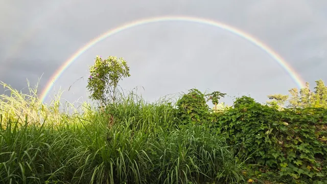 arc en ciel pluie nuage