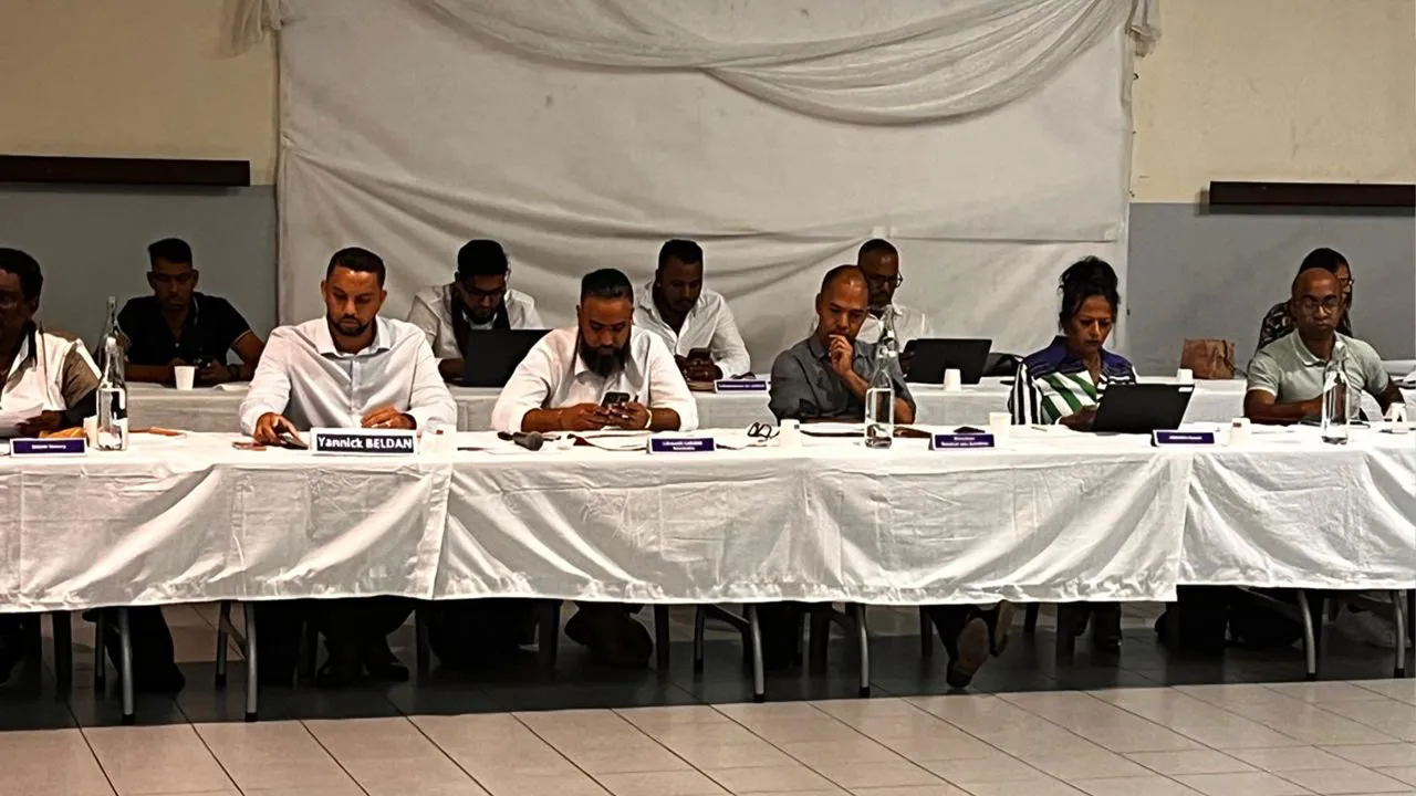 Subventions aux associations : vifs échanges au conseil municipal de Sainte-Suzanne sur fond de crise budgétaire