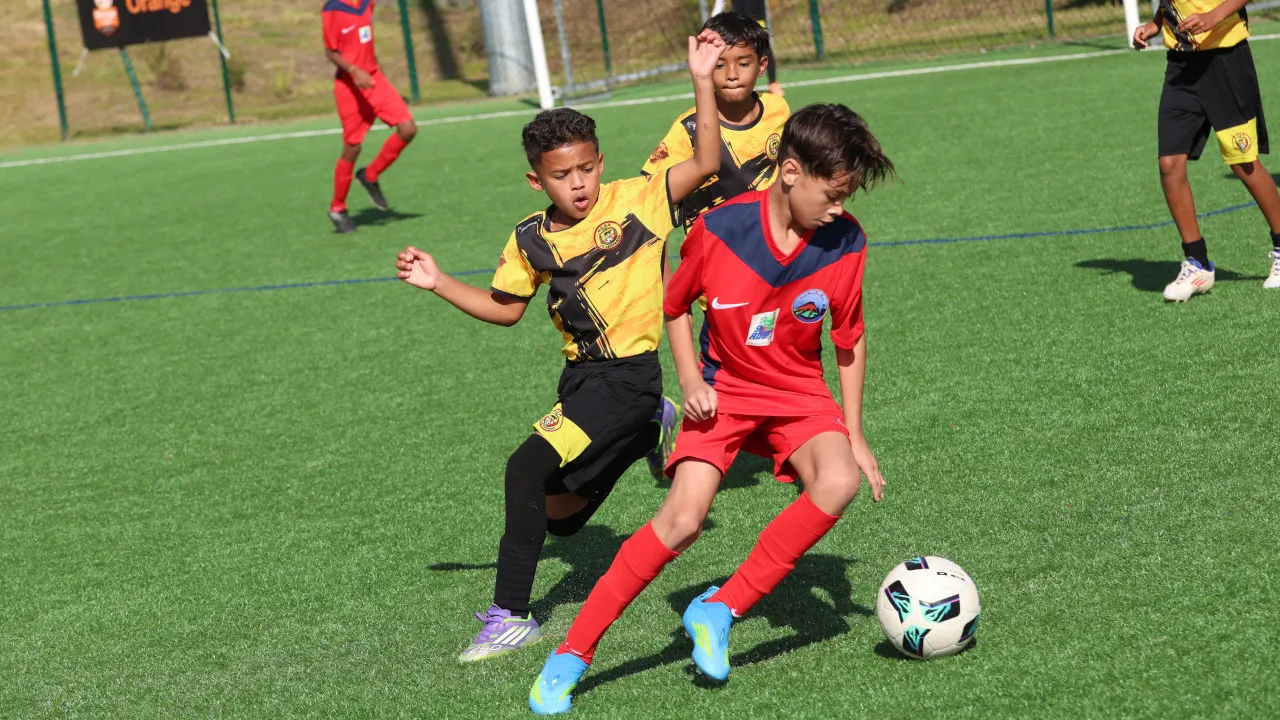 orange cup football jeune