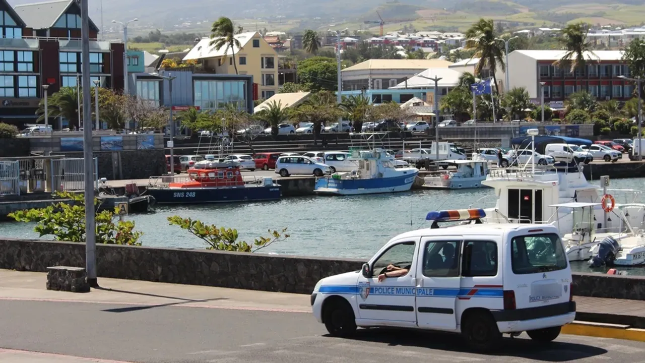 Saint-Pierre : baignade interdite et littoral fermé en raison de la ...