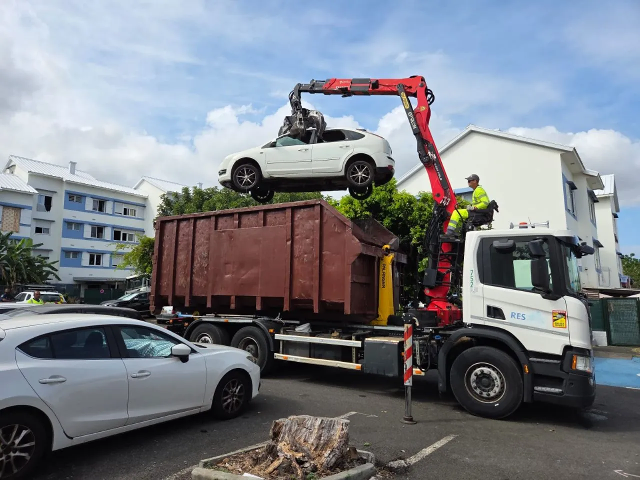 voiture épave / voitures ventouses