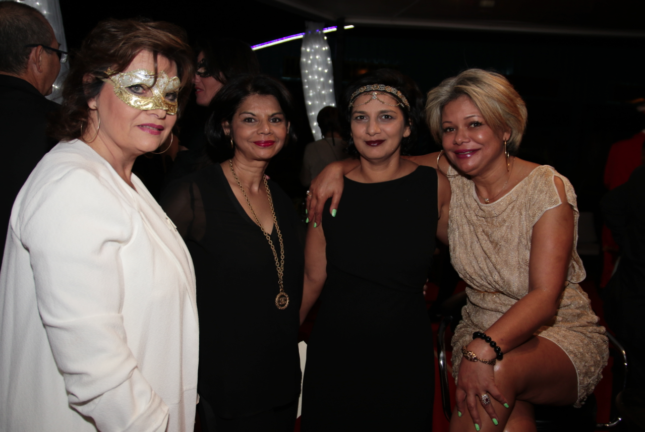 Parcours de Femmes: Une première soirée dorée et masquée