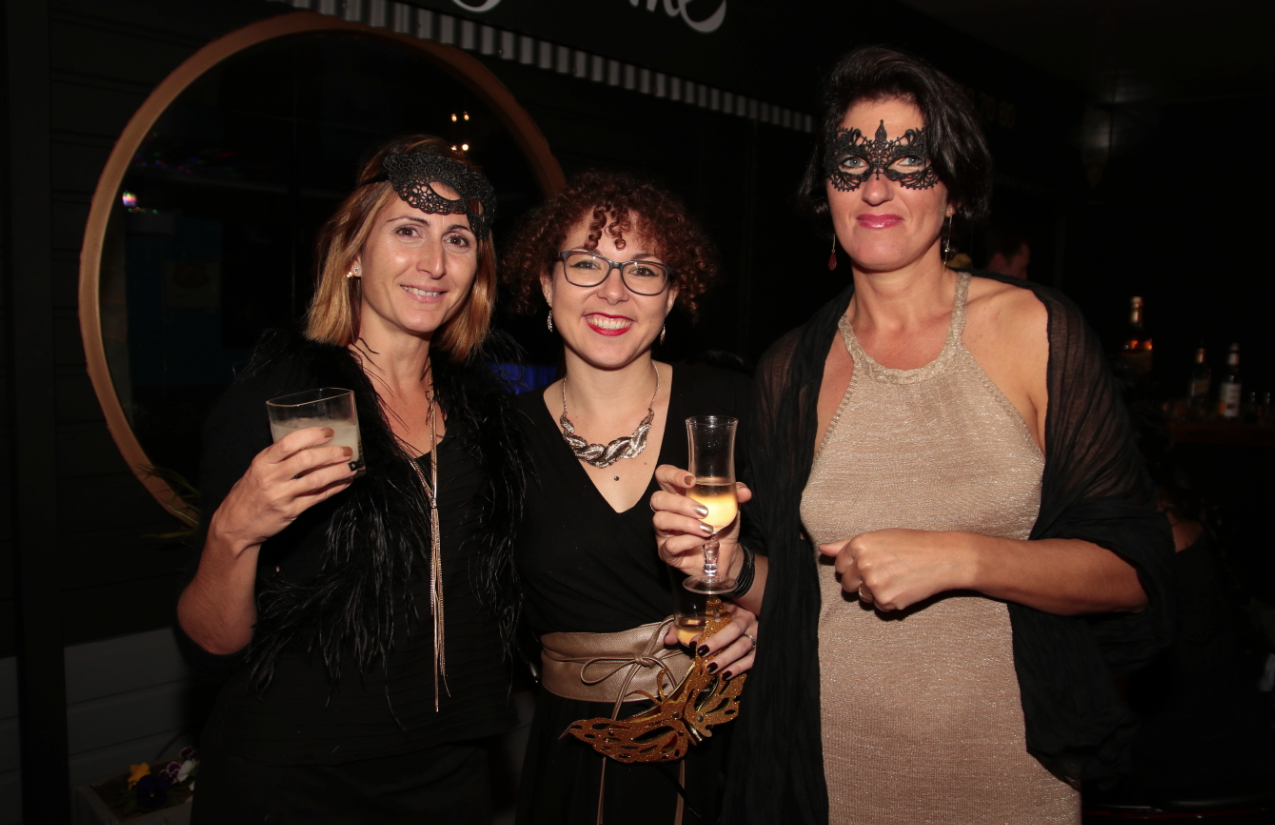 Parcours de Femmes: Une première soirée dorée et masquée