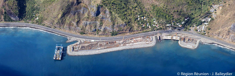 Nouvelle Route du Littoral : Retour en images sur la pose de la première pile