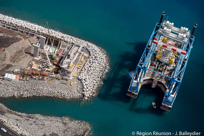 Nouvelle Route du Littoral : Retour en images sur la pose de la première pile