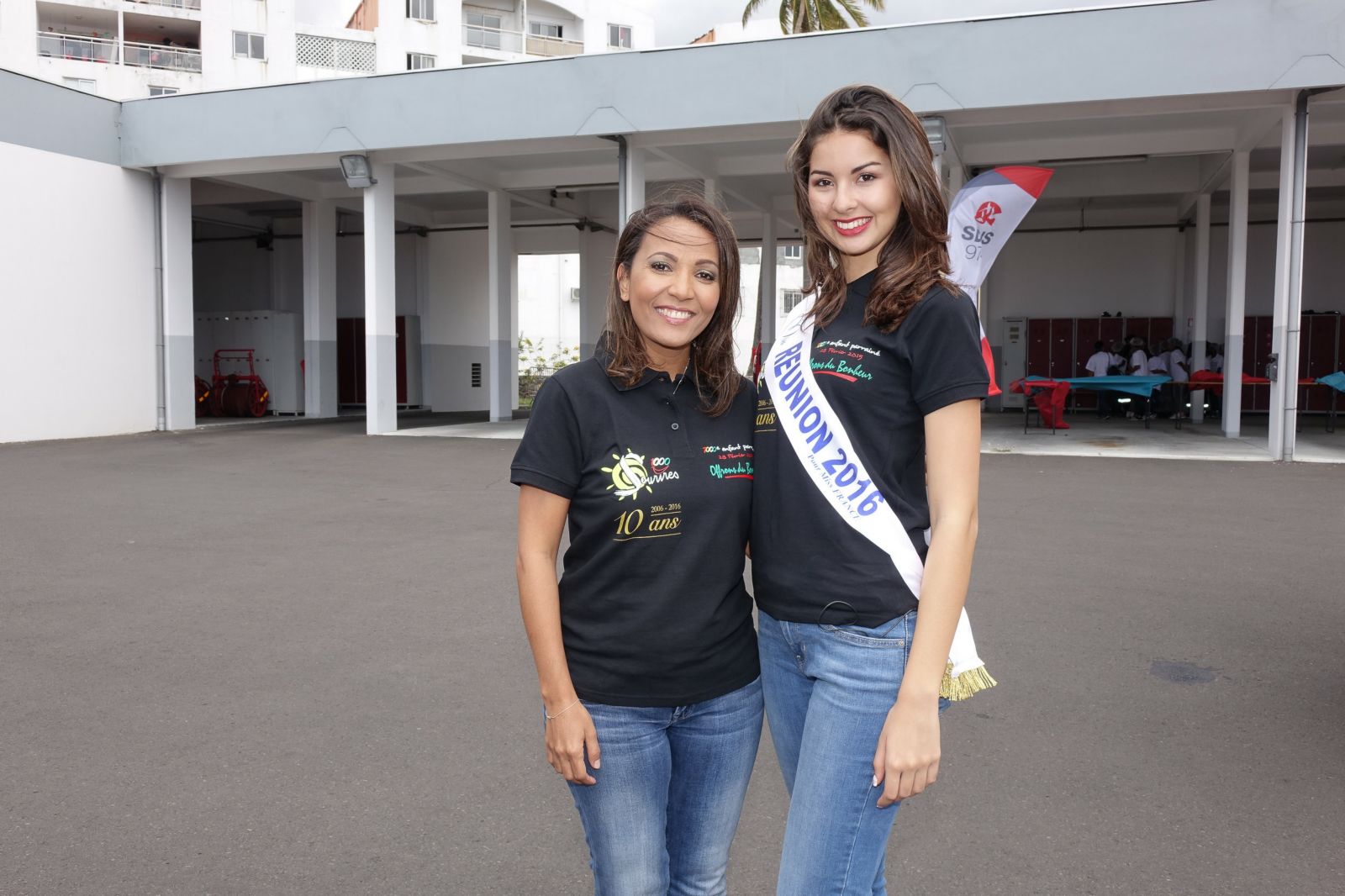 Les marmailles de 1000 Sourires et Miss Réunion 2016 chez les sapeurs-pompiers